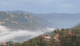 Unterwegs in den Bergen in der Nähe von Shimla