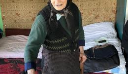 Lena is suffering from cancer. She already has to spend half of her small pension on medical treatment. She received money for firewood so that she can heat her little house.