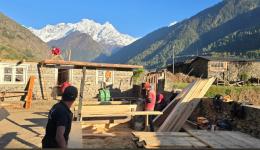 Baustelle in Aktion.